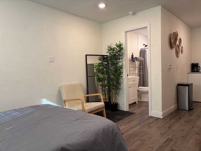 Photo - Renovated Studio