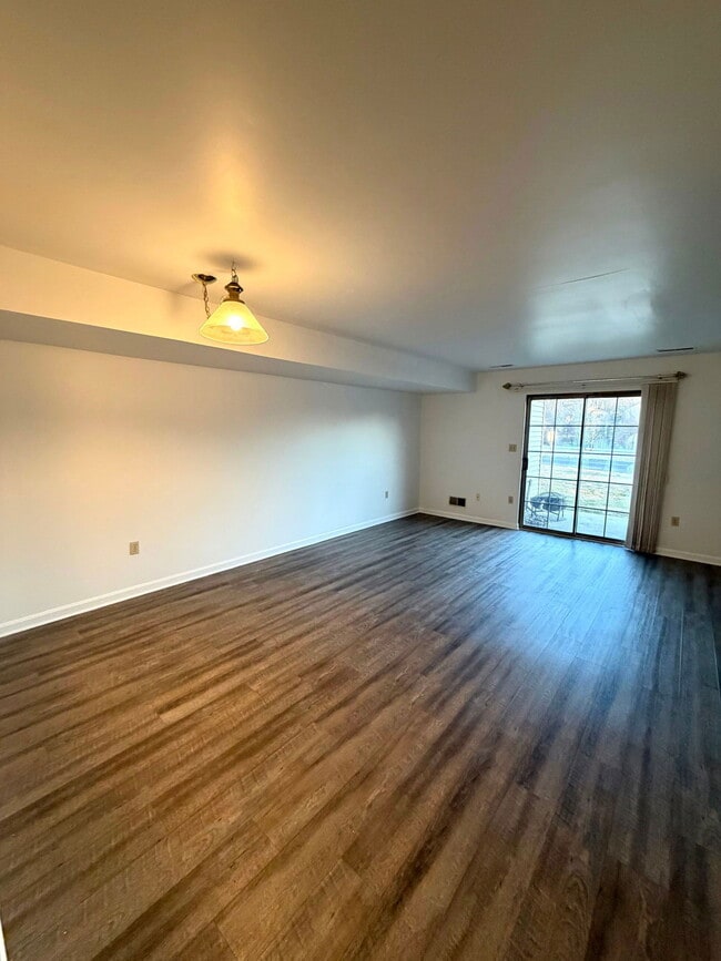 Photo - 170 Federal Way