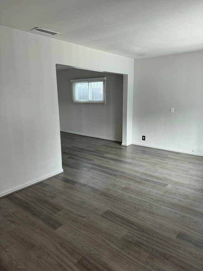 Photo - 617 1/2 Manchester Ter