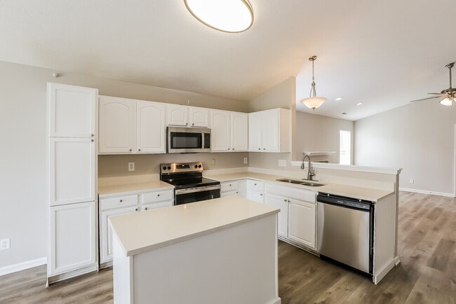 Photo - 6430 Glory Maple Ln