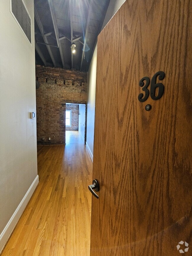 Building Photo - 1417 Market St Rental