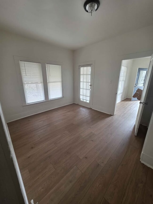 Photo - 2531 Carter Ave