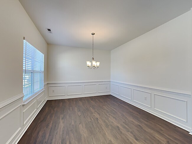 Photo - 6145 Watsonia Drive