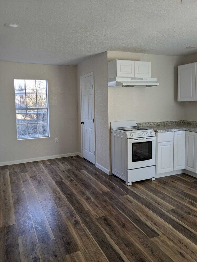 Photo - "Charming 1-Bedroom Duplex Retreat in Casita, San Antonio – Your Cozy Haven Awaits at 4602 Centralia