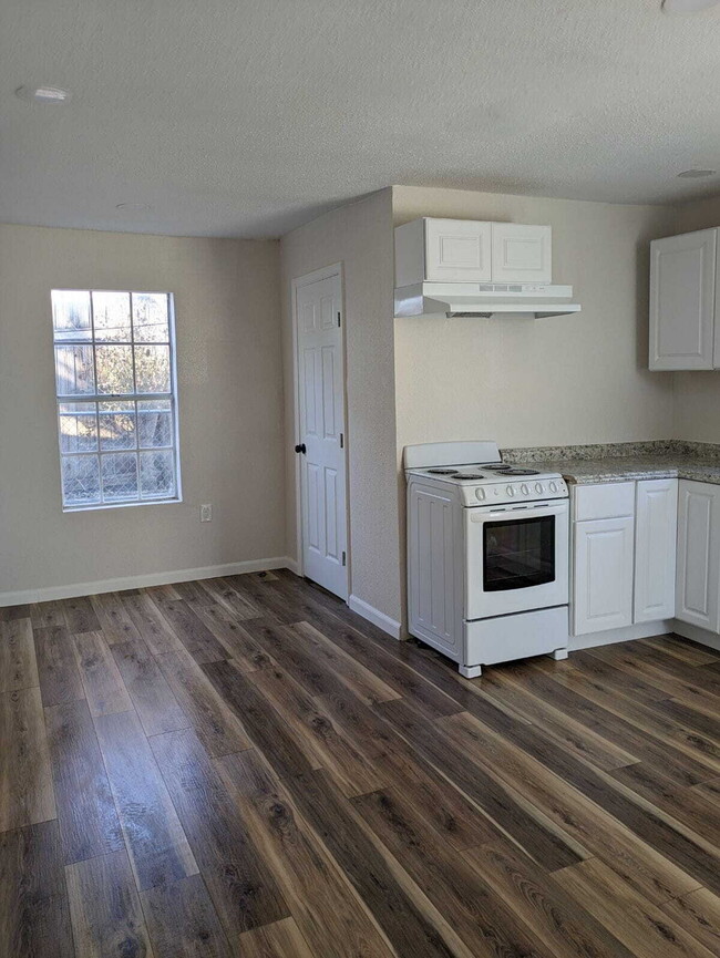 Photo - 4602 Centralia Dr Apartment