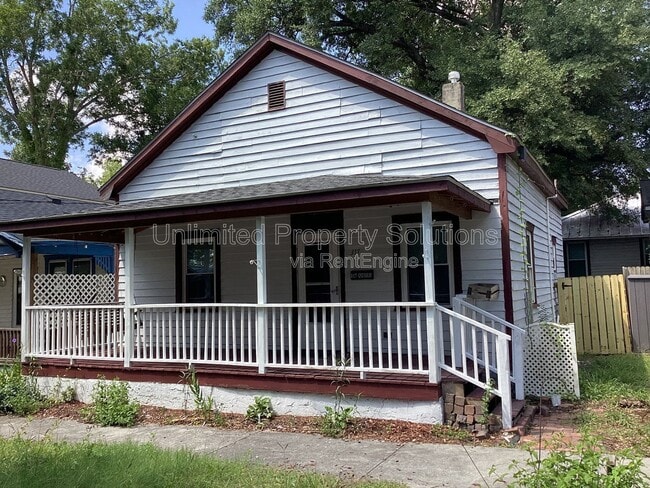 Photo - 317 Queen St