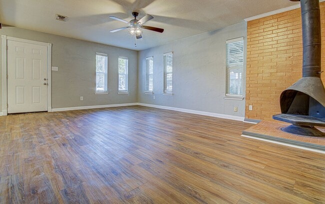 Photo - 1807 Briar Hill Dr Unit A