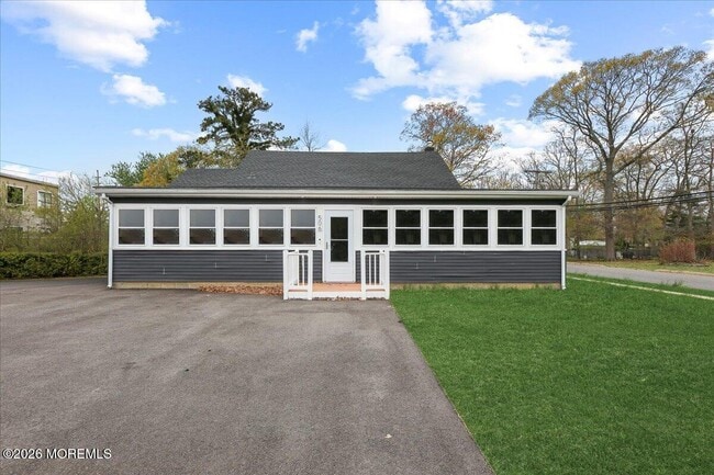 Photo - 506 Lloyd Rd
