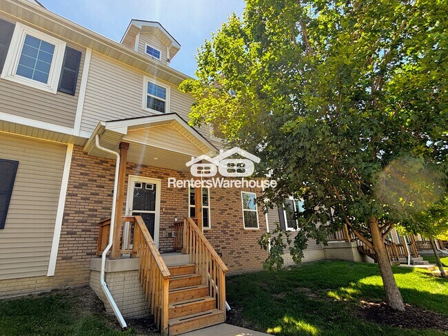 52 SE Booth Ave