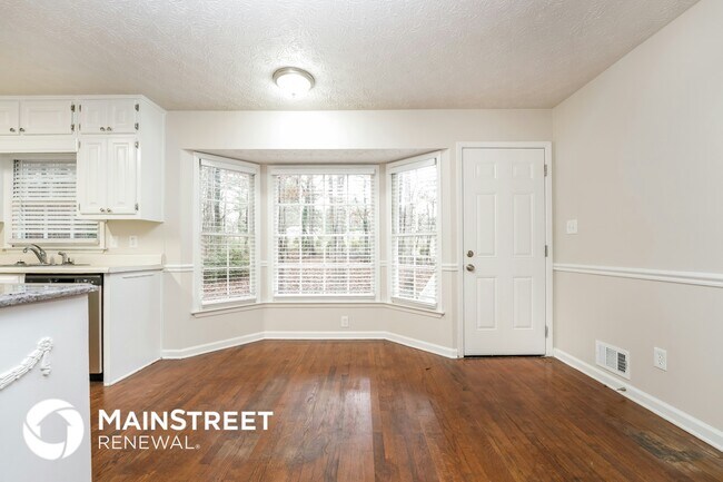 Photo - 180 Wills Way