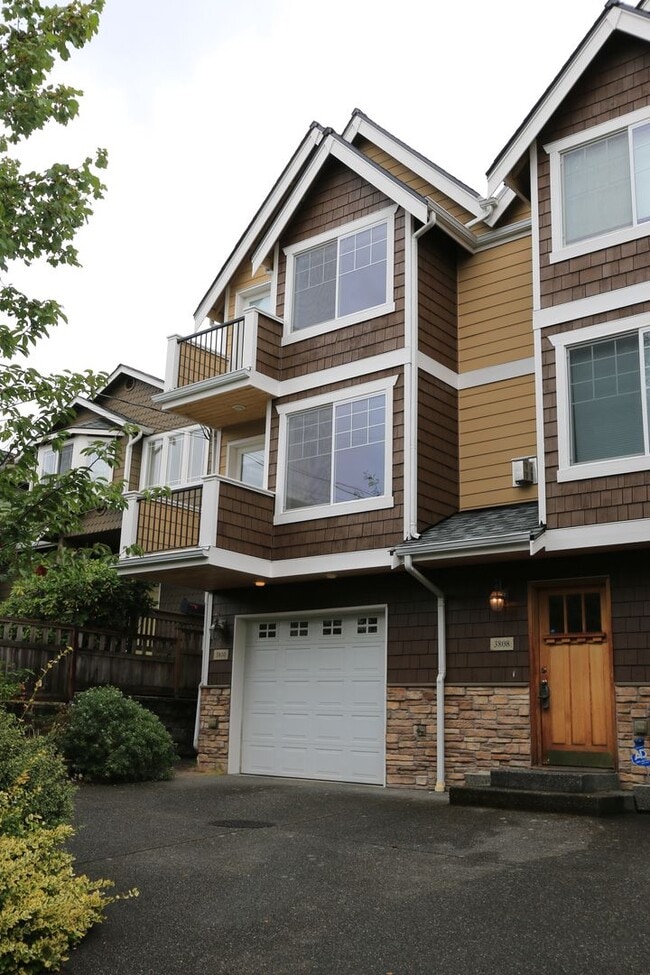 Wallingford 3bd/3.5ba, Private Patio, Garage - Wallingford 3bd/3.5ba, Private Patio, Garage Townhome