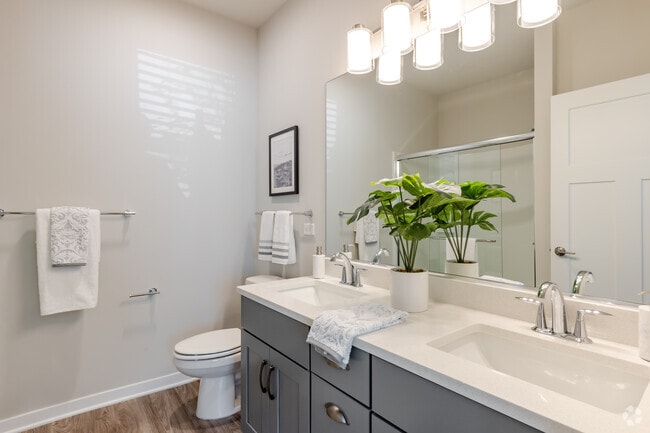 2BR, 2BA - 1,031SF - Primary Bathroom