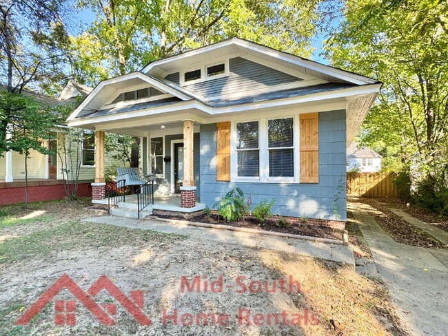 Photo - 666 Landis St