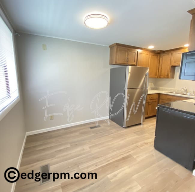 Photo - 211 1/2 Angie Dr Unit 1