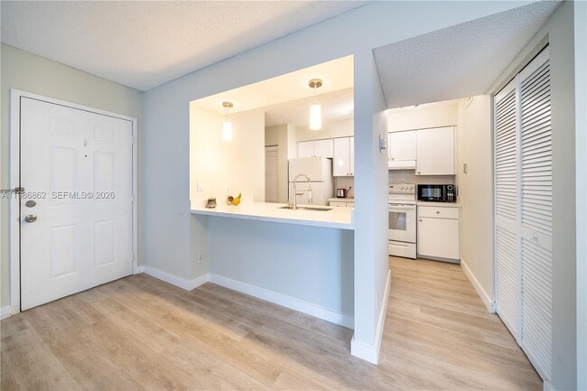 Photo - 620 S Park Rd Unit 18-2