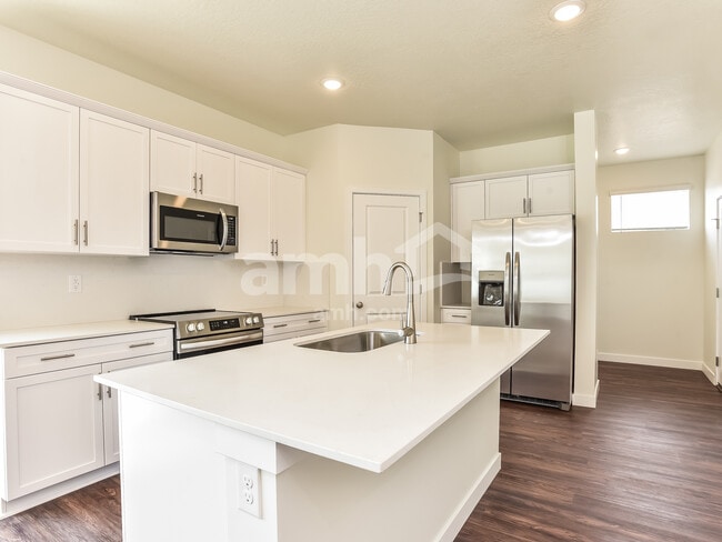 Photo - 1142 E Caitlyn St