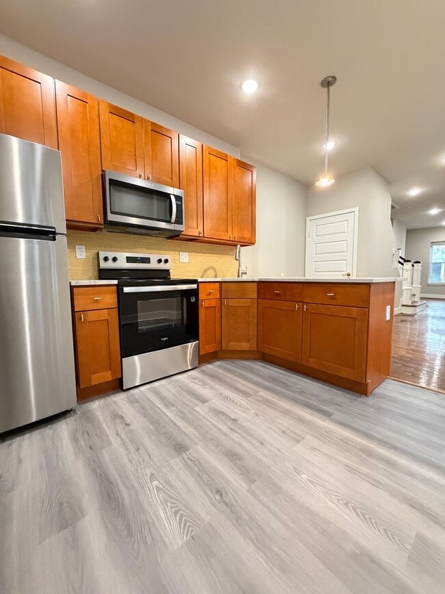 Building Photo - ??? NEWLY RENOVATED 3 BEDROOMS & 2.5 BATH HOUSE LOCATED IN HADDINGTON