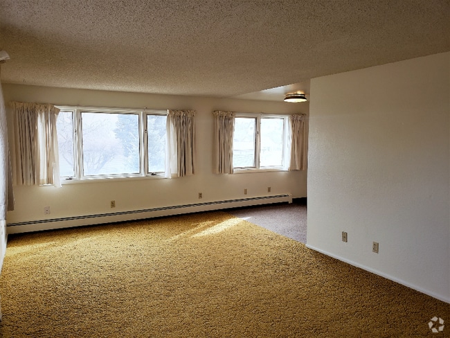 Building Photo - 1321 Walnut St Rental
