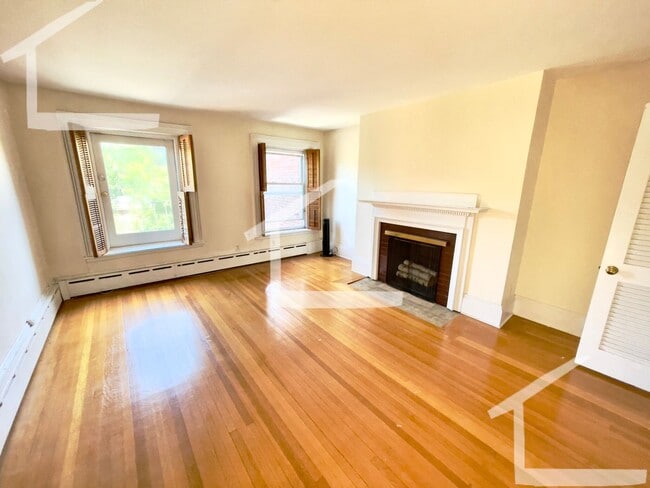 Photo - 1712 Beacon St