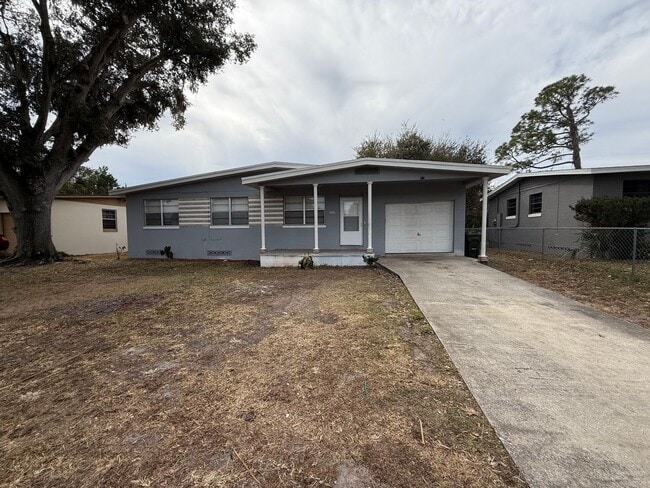 Building Photo - Spacious 3 bedroom 2 bath home with garage Coming Soon! Available March 16th