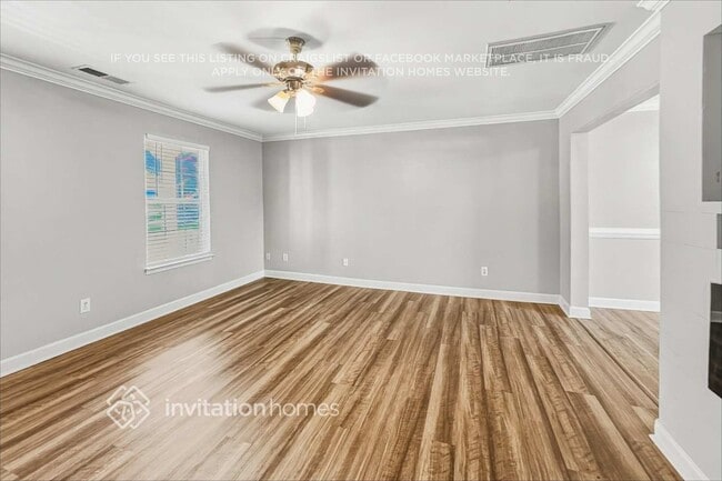 Photo - 410 Queens Dr SW