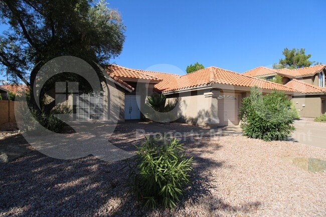 Building Photo - 1560 W Kent Dr