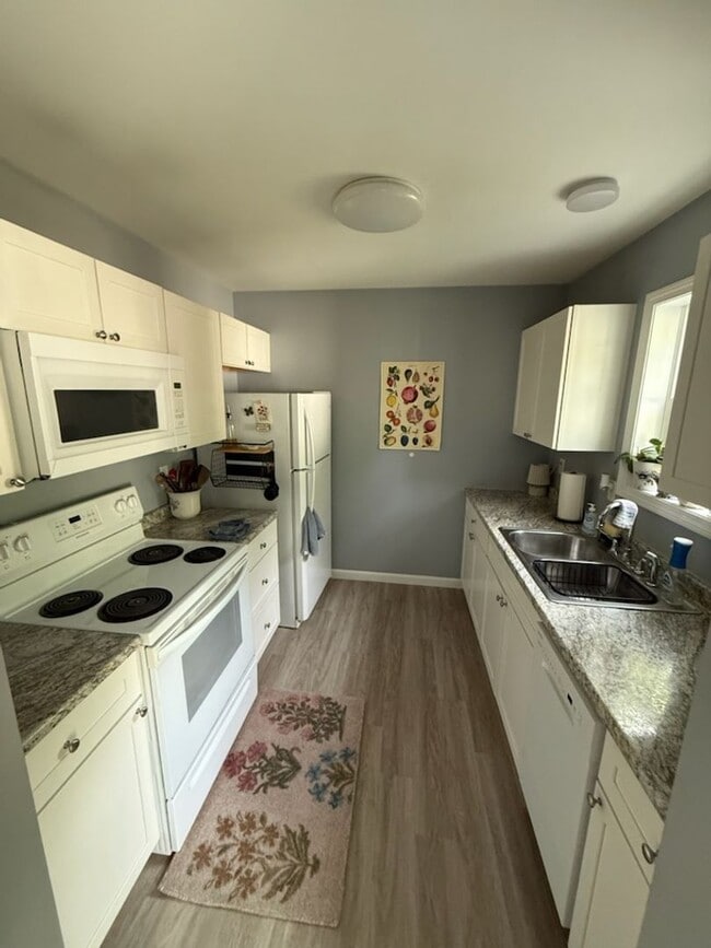 Photo - 614 Main St Unit #3