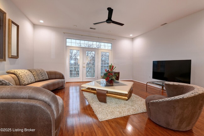 Photo - 5028 Ardossan Square