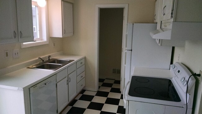 Photo - 3597 Gershwin Pl