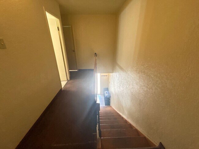 Photo - 354 Pinecone Dr Unit Room 6