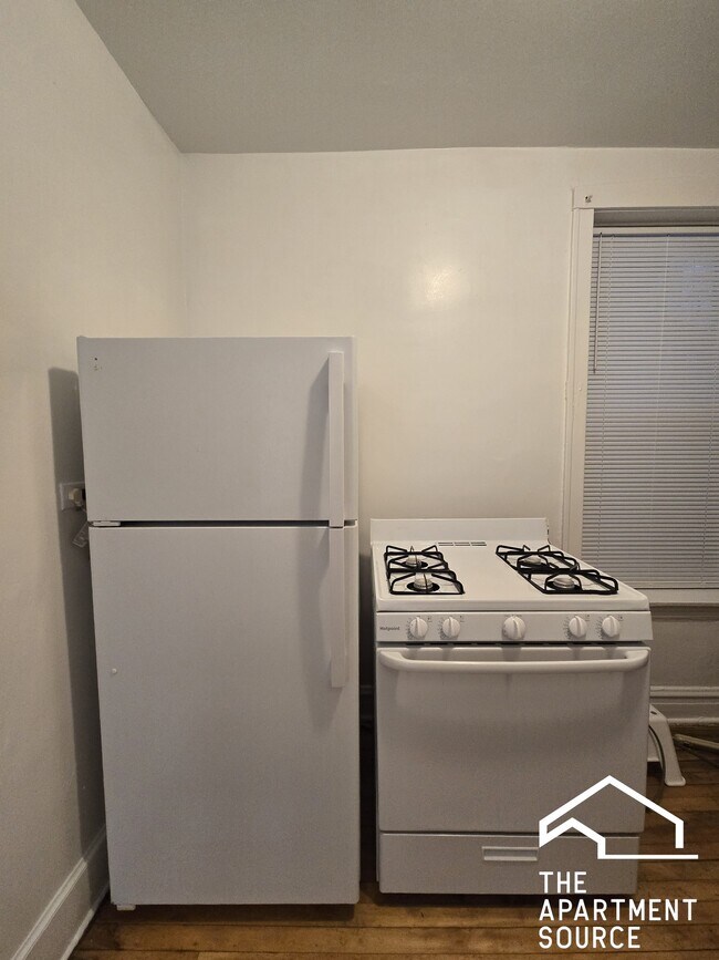 Photo - 2956 W Belle Plaine Ave Unit 2