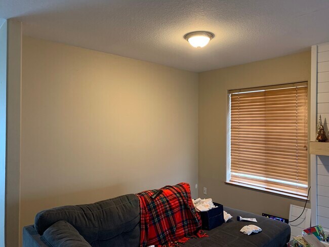 Photo - 206 E Illinois St