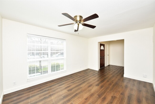 Photo - 11002 Hammerly Blvd Unit 57