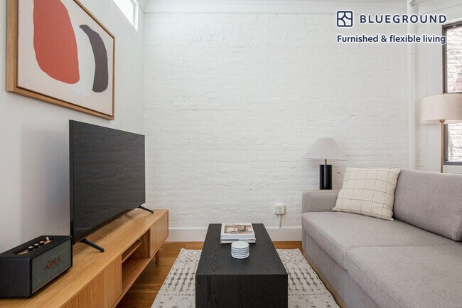 Photo - 403 E 69th St Unidad FL3-ID1518