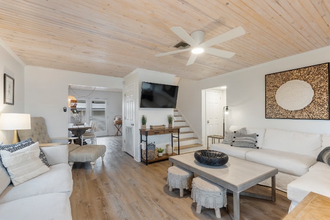 Photo - 22111 Bataan Ave