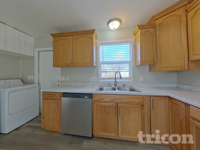 Photo - 1904 S Sheridan Ave