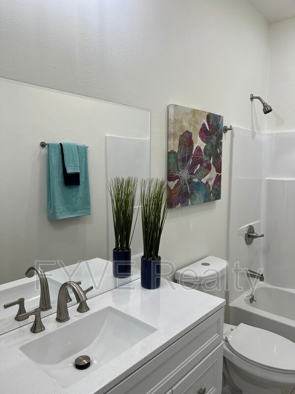 Photo - 1540 Jourolman Ave