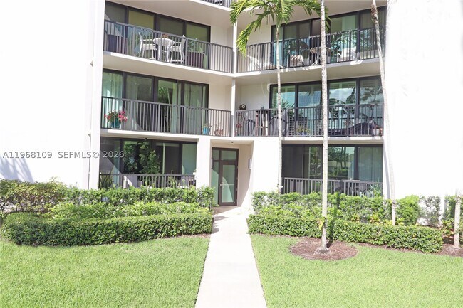 Building Photo - 1301 River Reach Dr Unit 214