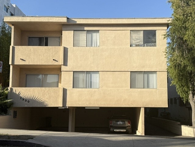 Photo - 1330 Centinela Ave