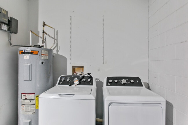 Photo - 6349 Oak Meadow Bend