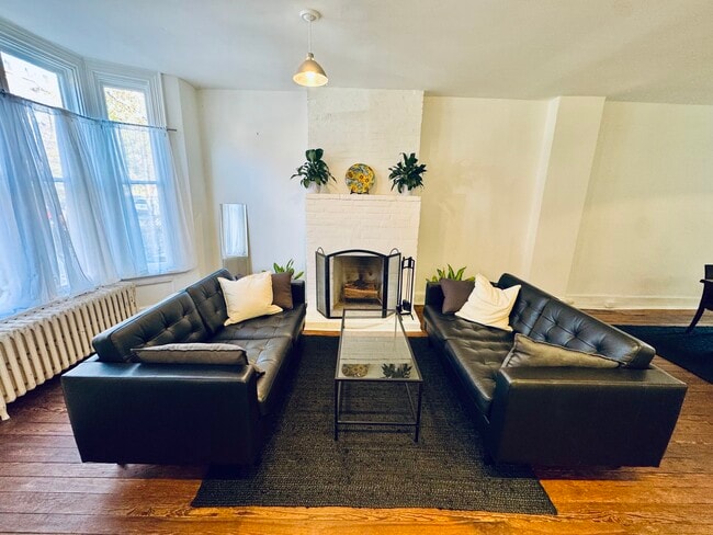 Photo - 1418 T St NW