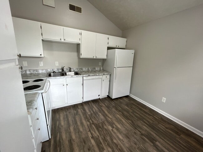 Photo - 21 Brianfield Cv Unit D