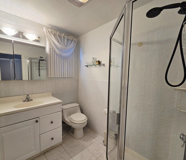 906 20th St Unit 1