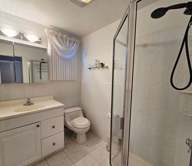 Photo - 906 20th St Unit 1