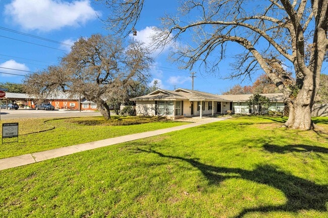 Photo - Oakhurst Duplex Unit 103 Oakhurst