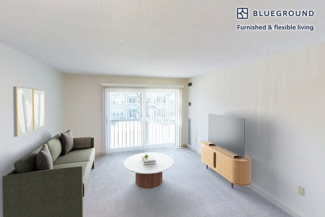 Building Photo - One Farms Dr Unit SI FL2-ID2744A