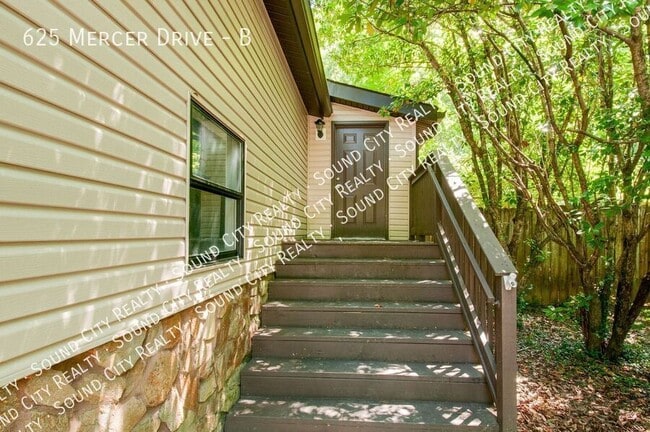 Building Photo - 625 Mercer Dr Unit B Rental