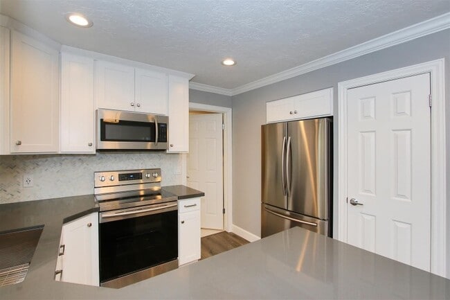 1979 Parkridge Dr