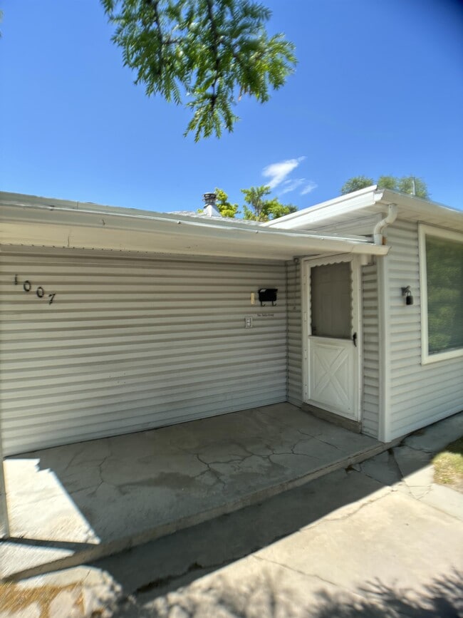 Photo - 1007 Bonneville Ave