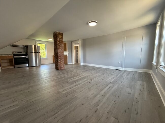 Photo - 33 Old Brattleboro Rd Unit 2